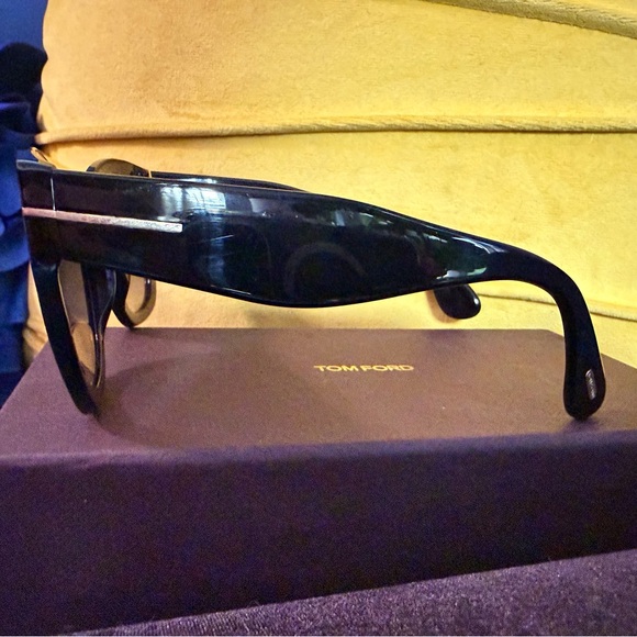 Tom Ford Cara Black Sunglasses - Picture 5 of 8